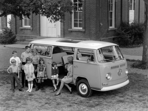 Характеристики автомобиля Volkswagen Type 2 1.6 MT 1600 Westfalia Camper (08.1967 - 07.1970): фото, вместимость, скорость, двигатель, топливо, масса, отзывы