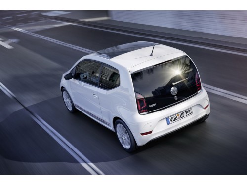 Характеристики автомобиля Volkswagen up! 1.0 BlueMotion AMT club up! 3dr. (07.2016 - 06.2017): фото, вместимость, скорость, двигатель, топливо, масса, отзывы