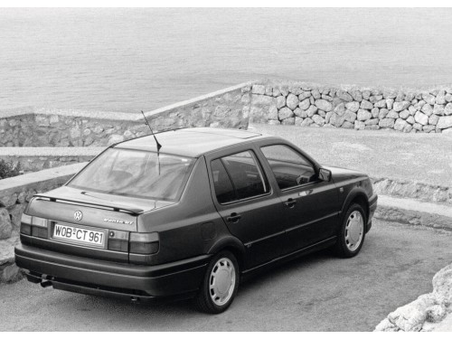 Характеристики автомобиля Volkswagen Vento 1.8 AT CL (01.1992 - 08.1995): фото, вместимость, скорость, двигатель, топливо, масса, отзывы