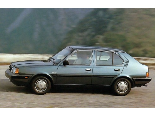 Характеристики автомобиля Volvo 340 1.4 CVT GL (03.1982 - 09.1985): фото, вместимость, скорость, двигатель, топливо, масса, отзывы