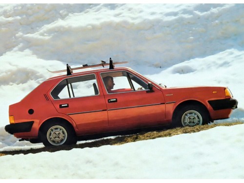 Характеристики автомобиля Volvo 340 1.4 CVT GL (03.1982 - 09.1985): фото, вместимость, скорость, двигатель, топливо, масса, отзывы
