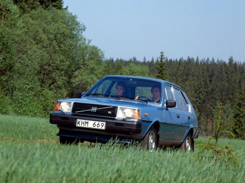 Характеристики автомобиля Volvo 345 1.4 CVT DL (02.1979 - 11.1982): фото, вместимость, скорость, двигатель, топливо, масса, отзывы
