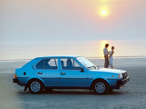 Характеристики автомобиля Volvo 345 1.4 CVT GL (02.1979 - 11.1982): фото, вместимость, скорость, двигатель, топливо, масса, отзывы