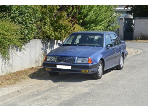 Характеристики автомобиля Volvo 460 1.6 MT GLS (10.1993 - 02.1997): фото, вместимость, скорость, двигатель, топливо, масса, отзывы