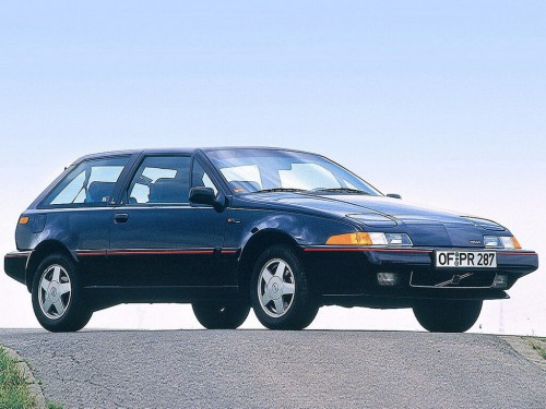 Характеристики автомобиля Volvo 480 1.7 AT Turbo (05.1991 - 04.1994): фото, вместимость, скорость, двигатель, топливо, масса, отзывы