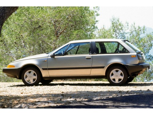 Характеристики автомобиля Volvo 480 1.7 AT Turbo (08.1987 - 04.1991): фото, вместимость, скорость, двигатель, топливо, масса, отзывы