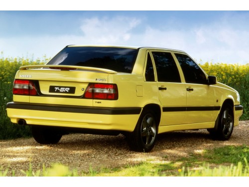 Характеристики автомобиля Volvo 850 2.0 MT 850 (08.1993 - 12.1996): фото, вместимость, скорость, двигатель, топливо, масса, отзывы