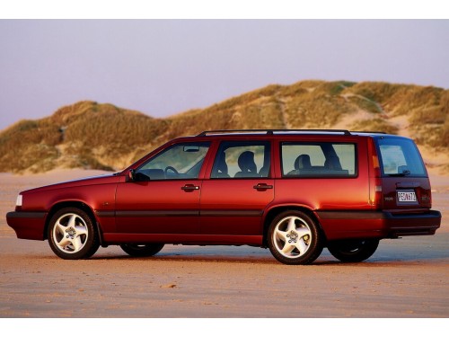 Характеристики автомобиля Volvo 850 2.3T MT 850 R (08.1995 - 12.1996): фото, вместимость, скорость, двигатель, топливо, масса, отзывы