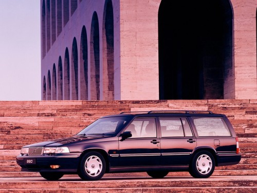 Характеристики автомобиля Volvo 960 2.5 AT 960 (09.1994 - 08.1998): фото, вместимость, скорость, двигатель, топливо, масса, отзывы