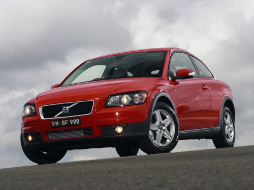 Характеристики автомобиля Volvo C30 2.5 T5 MT Momentum (08.2007 - 09.2009): фото, вместимость, скорость, двигатель, топливо, масса, отзывы
