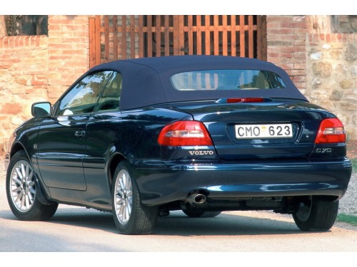 Характеристики автомобиля Volvo C70 2.4T AT C70 Cabrio (10.1996 - 10.1999): фото, вместимость, скорость, двигатель, топливо, масса, отзывы