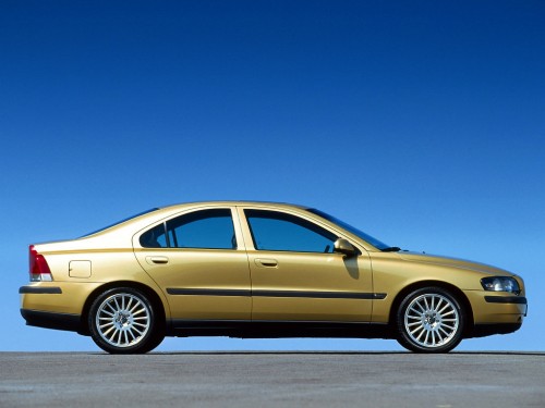 Характеристики автомобиля Volvo S60 2.3 T5 AT Premium (04.2003 - 04.2004): фото, вместимость, скорость, двигатель, топливо, масса, отзывы