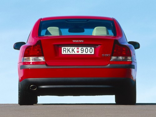 Характеристики автомобиля Volvo S60 2.0T MT Сomfort (04.2003 - 04.2004): фото, вместимость, скорость, двигатель, топливо, масса, отзывы