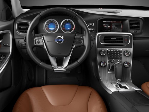Характеристики автомобиля Volvo S60 1.6 D2 MT Summum (05.2012 - 07.2013): фото, вместимость, скорость, двигатель, топливо, масса, отзывы