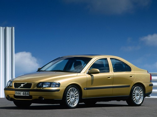 Характеристики автомобиля Volvo S60 2.0T AT Сomfort (04.2003 - 04.2004): фото, вместимость, скорость, двигатель, топливо, масса, отзывы