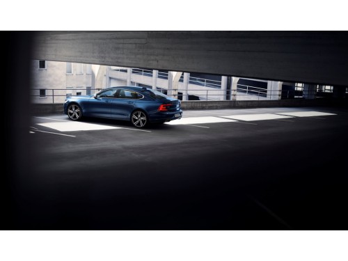 Характеристики автомобиля Volvo S90 2.0 D5 Geartronic AWD Momentum (11.2016 - 05.2020): фото, вместимость, скорость, двигатель, топливо, масса, отзывы