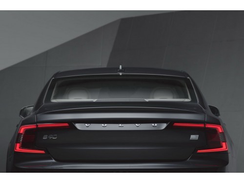 Характеристики автомобиля Volvo S90 2.0 D5 Geartronic AWD Inscription (09.2020 - 12.2021): фото, вместимость, скорость, двигатель, топливо, масса, отзывы