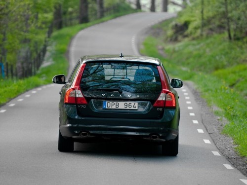 Характеристики автомобиля Volvo V70 1.6T T4 FlexiFuel MT Kinetic (11.2010 - 11.2012): фото, вместимость, скорость, двигатель, топливо, масса, отзывы