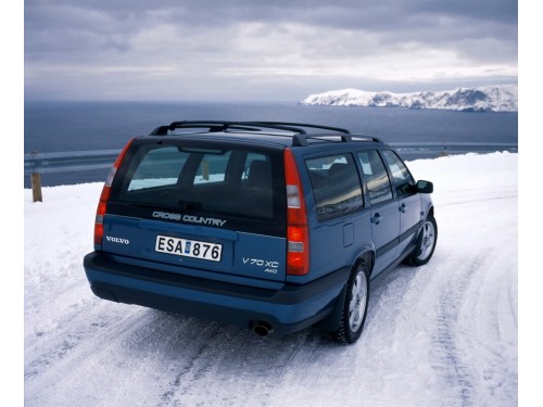 Характеристики автомобиля Volvo V70 2.0T T5 MT (04.1997 - 03.2000): фото, вместимость, скорость, двигатель, топливо, масса, отзывы