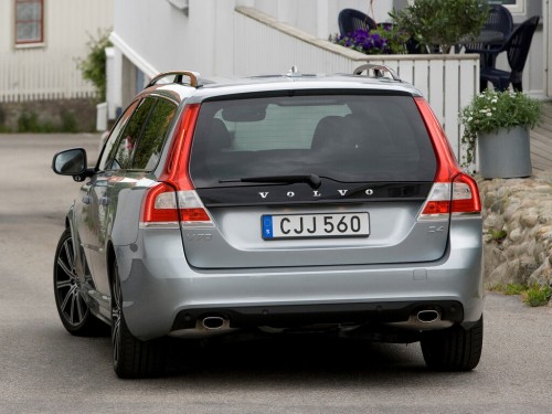 Характеристики автомобиля Volvo V70 3.0 T6 AT  AWD Momentum (12.2012 - 03.2015): фото, вместимость, скорость, двигатель, топливо, масса, отзывы