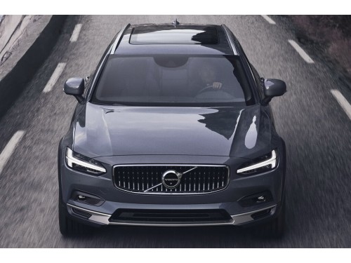Характеристики автомобиля Volvo V90 2.0 B5 AT AWD Cross Country Pro (08.2021 - 04.2022): фото, вместимость, скорость, двигатель, топливо, масса, отзывы