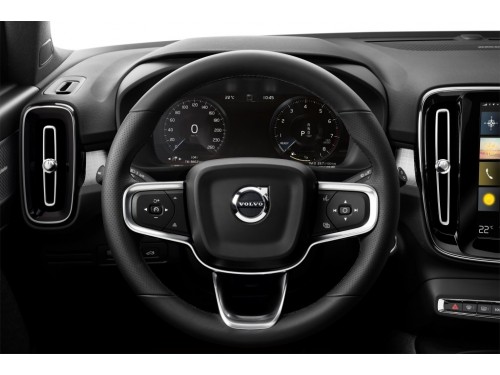 Характеристики автомобиля Volvo XC40 2.0 D3 R-Design (05.2018 - 07.2018): фото, вместимость, скорость, двигатель, топливо, масса, отзывы