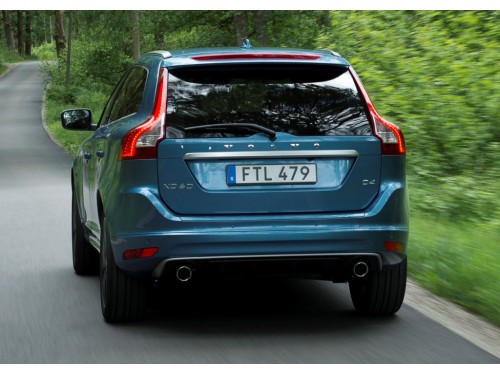 Характеристики автомобиля Volvo XC60 2.0 T5 AWD Geartronic R-Design (05.2015 - 10.2017): фото, вместимость, скорость, двигатель, топливо, масса, отзывы