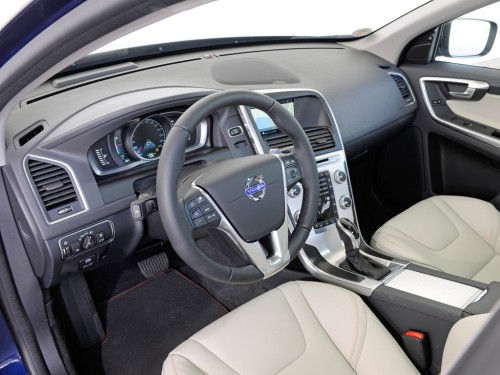 Характеристики автомобиля Volvo XC60 2.0 T5 AWD Geartronic Summum (05.2015 - 10.2017): фото, вместимость, скорость, двигатель, топливо, масса, отзывы