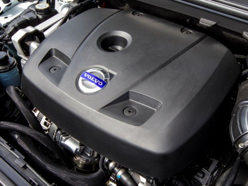 Характеристики автомобиля Volvo XC60 2.0 D3 AT R-Design (08.2013 - 04.2015): фото, вместимость, скорость, двигатель, топливо, масса, отзывы