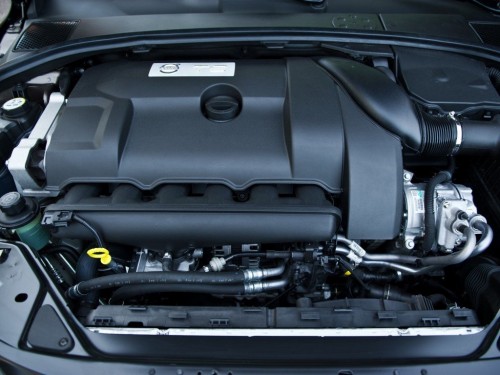 Характеристики автомобиля Volvo XC70 2.0 D4 MT Summum (05.2012 - 03.2013): фото, вместимость, скорость, двигатель, топливо, масса, отзывы