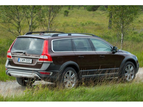 Характеристики автомобиля Volvo XC70 2.0 D4 Drive-E Geartronic Kinetic (05.2015 - 04.2016): фото, вместимость, скорость, двигатель, топливо, масса, отзывы