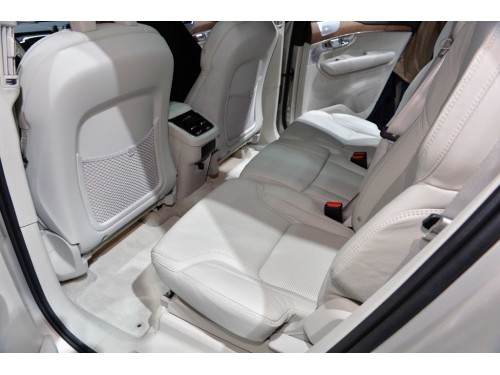 Характеристики автомобиля Volvo XC90 2.0 D5 AT Inscription (5 seats) (11.2014 - 06.2015): фото, вместимость, скорость, двигатель, топливо, масса, отзывы