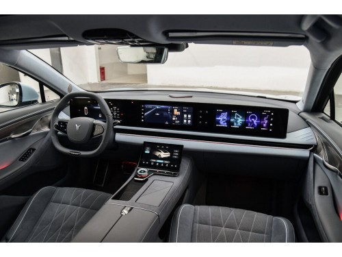 Характеристики автомобиля Voyah Passion 82 kWh (04.2023 - н.в.): фото, вместимость, скорость, двигатель, топливо, масса, отзывы