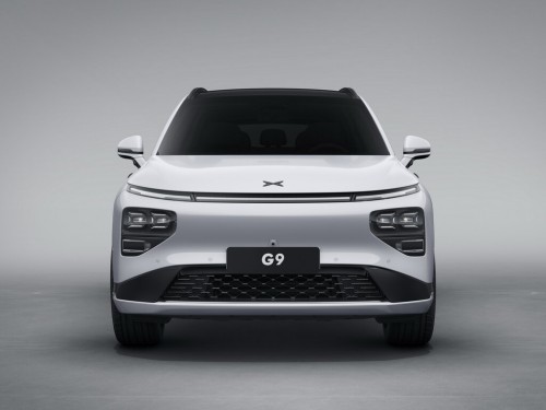 Характеристики автомобиля Xpeng G9 98 kWh 650 Perfomance Pro (09.2022 - н.в.): фото, вместимость, скорость, двигатель, топливо, масса, отзывы