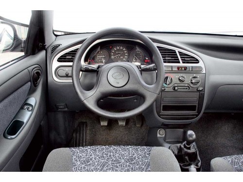 Характеристики автомобиля ЗАЗ Сенс 1.3i MT SX (04.2009 - 10.2013): фото, вместимость, скорость, двигатель, топливо, масса, отзывы