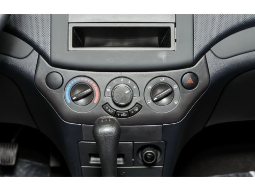 Характеристики автомобиля ЗАЗ Вида 1.5 MT SX (06.2012 - 06.2014): фото, вместимость, скорость, двигатель, топливо, масса, отзывы