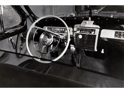 Характеристики автомобиля ЗиС 110 6.0 MT 110 7 мест (05.1945 - 06.1956): фото, вместимость, скорость, двигатель, топливо, масса, отзывы